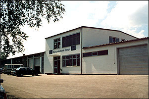 其主導(dǎo)產(chǎn)品有:電站鍋爐噴燃器火嘴、過熱器梳形卡、 穩(wěn)燃體、中心筒、風(fēng)帽等耐熱件;煤粉管、灰渣管、護(hù)瓦,鍋爐護(hù)瓦,磨煤機(jī)進(jìn)出口料斗、襯板、防磨板等耐磨、耐腐蝕鑄件。,工廠,廠商-山東金山鍋爐風(fēng)帽鑄造